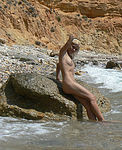 sooo lonely...and sooo naked :)